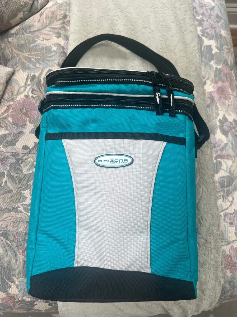 Arizona Artic Pak insulated cooler zipper bag with shoulder strap